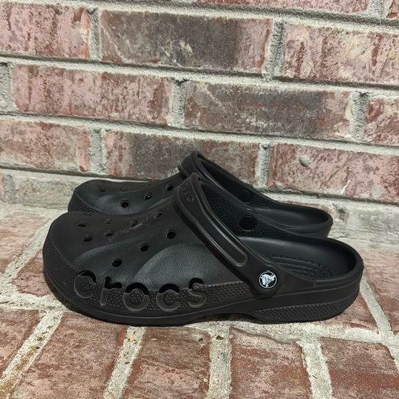 Unisex black Crocs size 8M/10W - Picture 3 of 10